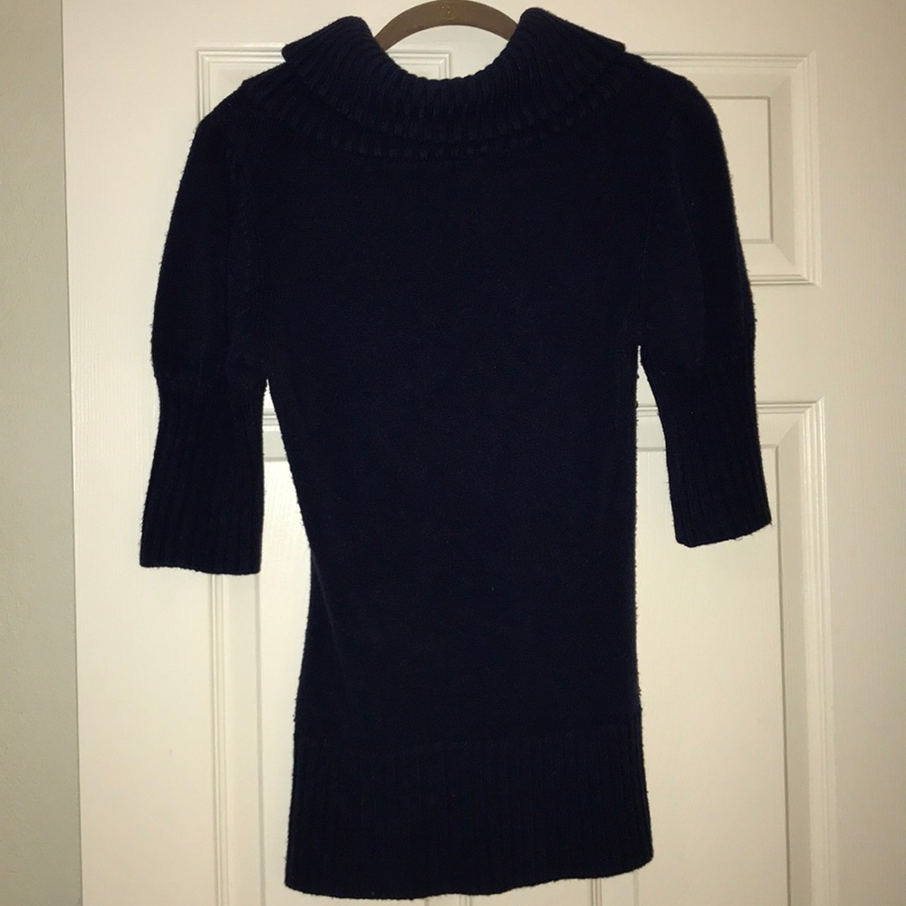 Turtle neck quarter sleeve sweater
